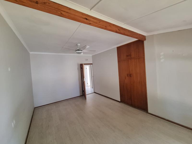 6 Bedroom Property for Sale in Reebok Western Cape